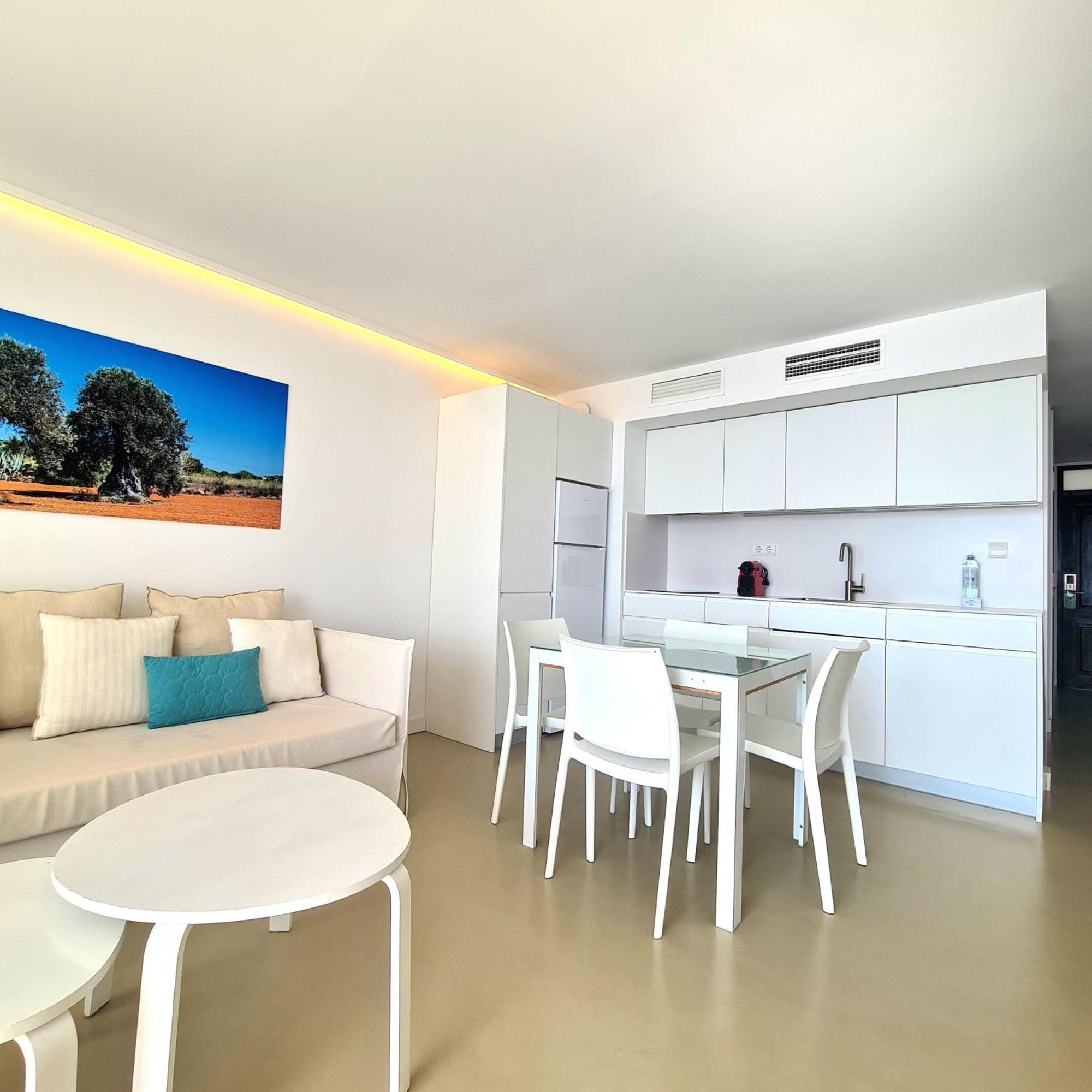 Apartamentos Llobet Ibiza Extérieur photo